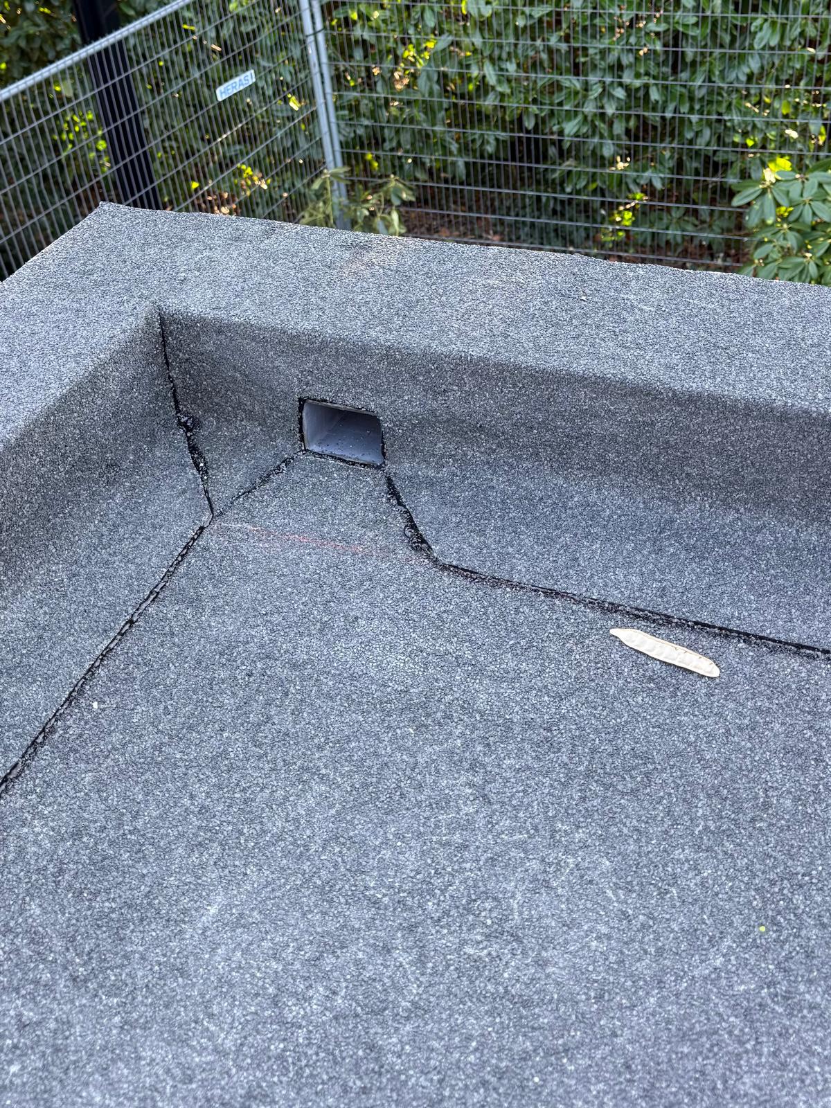 Dakrand met waterafvoer afgewerkt in Almelo